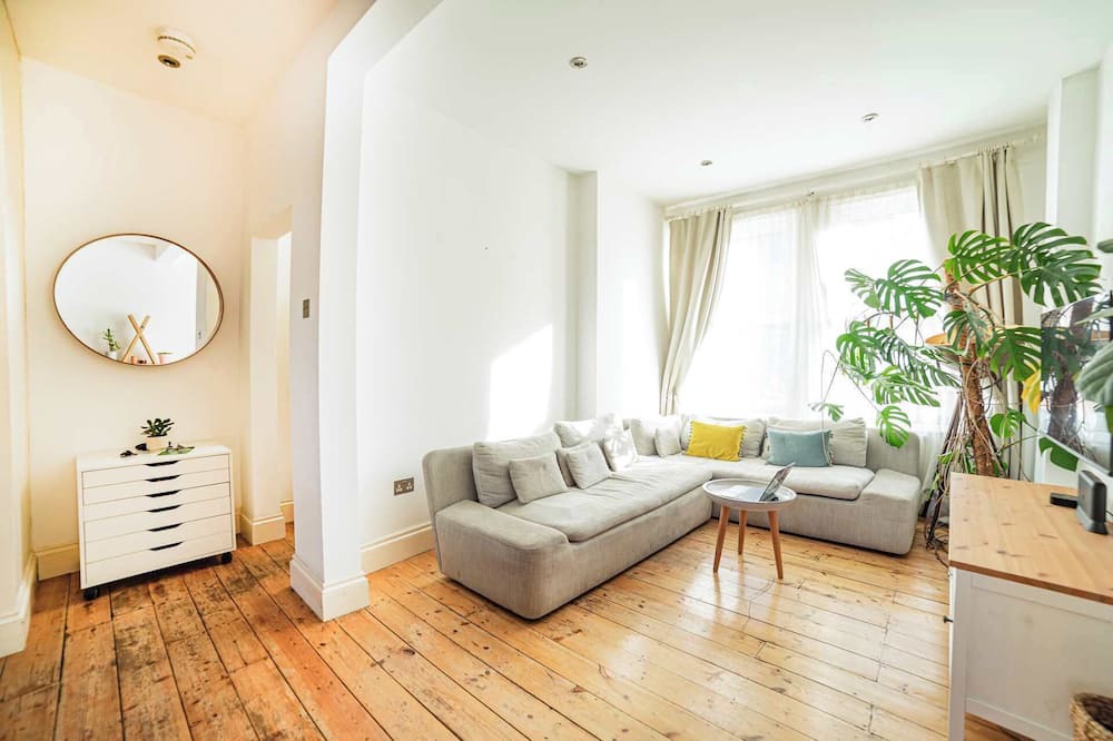 Tottenham House | Modern 2BDR Terrace with Garden in Tottenham