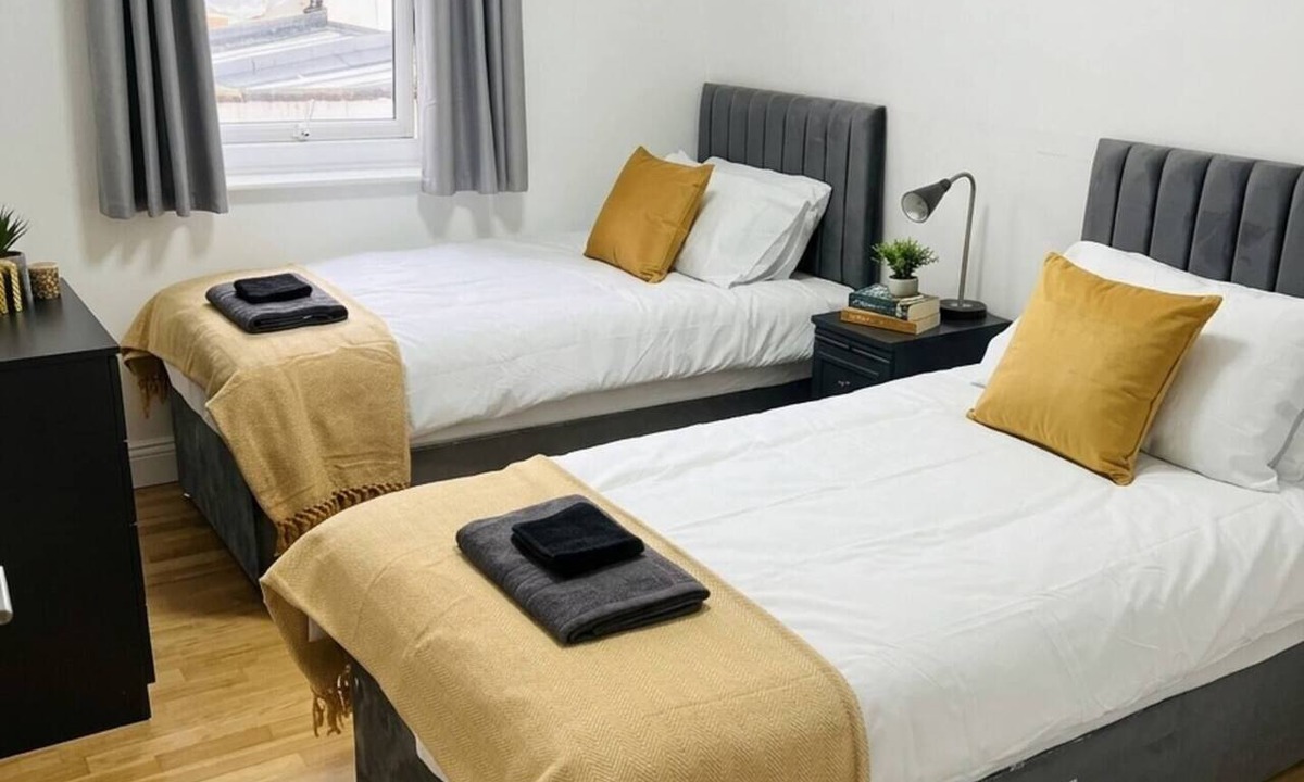 Whittington House | Modern 3 Bed Home in North London/Sleeps up to 8