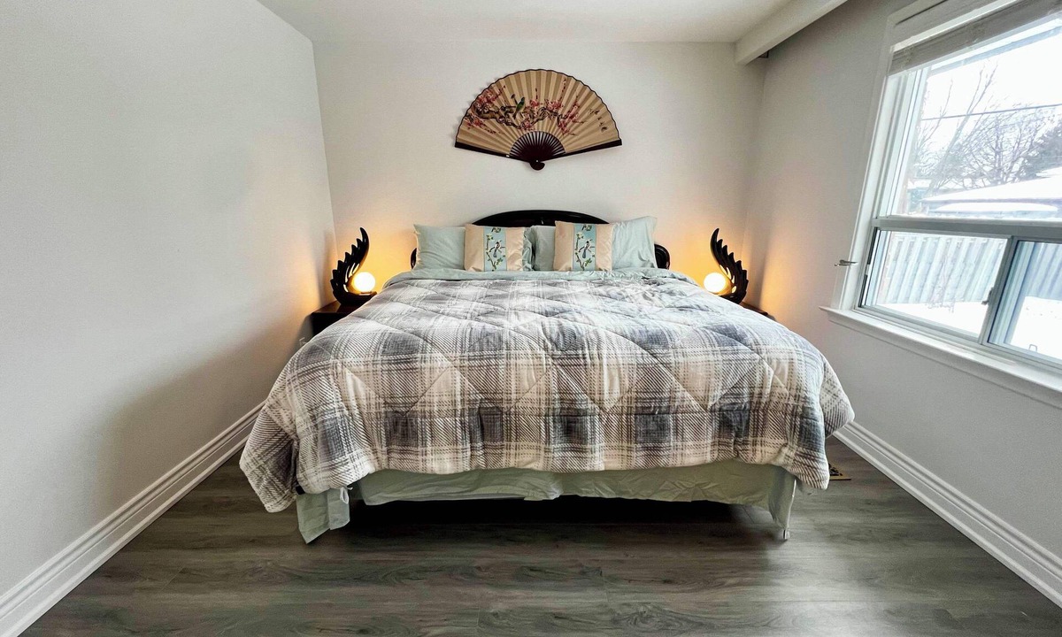 Bridlewood House | Modern and Newly Renovated 4-bedroom 2 bathroom house with WiFi in Toronto
