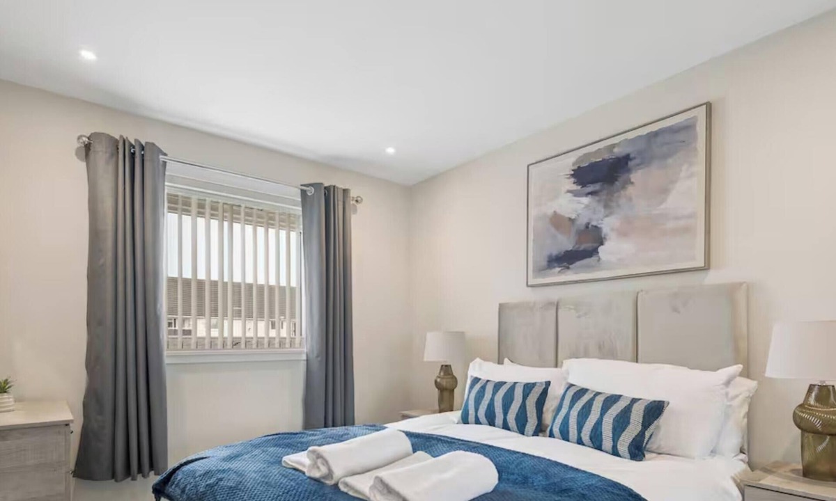 Paisley Apartment | Modern Apartment | Paisley