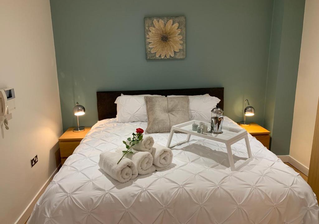 Sheffield Apartment | Modern, City Centre, Studio Apartment with FREE WIFI, GYM ACCESS, NETFLIX - West One