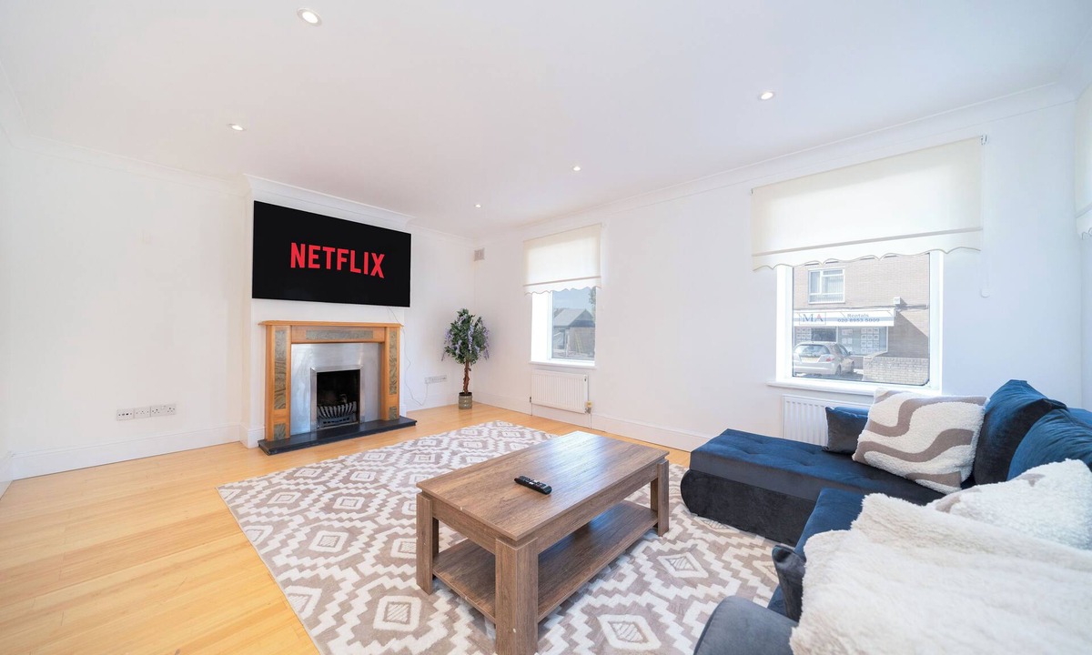 Elstree House | Modern Cosy Home w/Stylish Interior - Pass the Keys