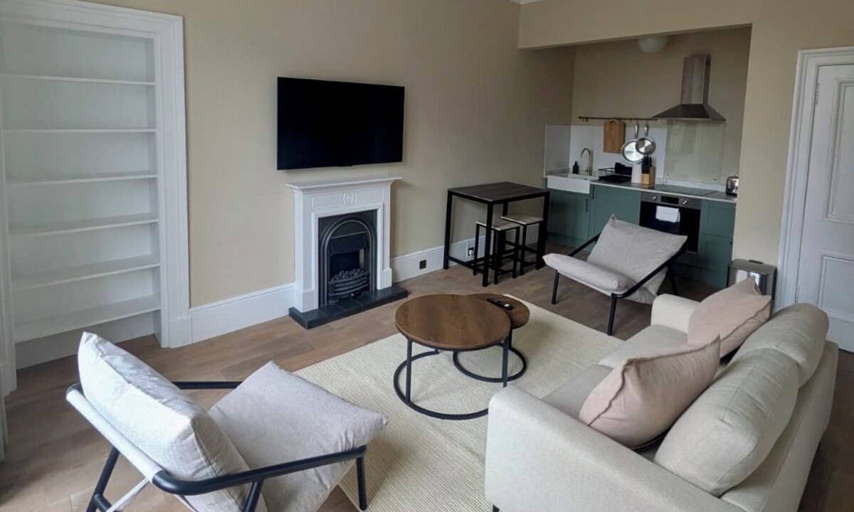 Campbeltown Apartment | Modern Flat - Main St, Campbeltown
