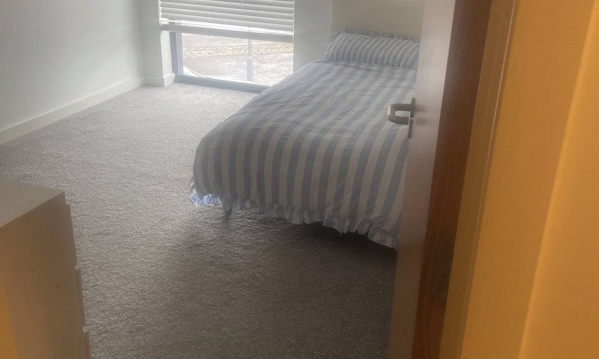 North Glasgow House | Modern Home, 2 bedroom 2 bathroom located right next to Velodrome. With driveway
