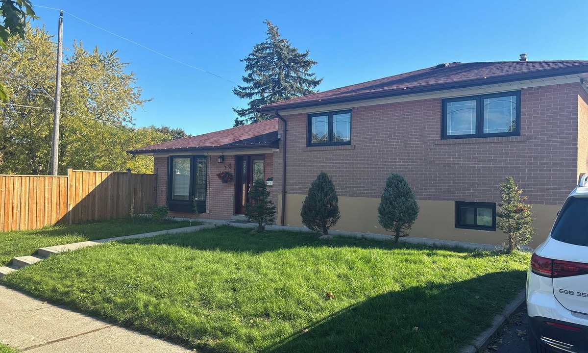 Golfdale Gardens House | Modern home with 3BR near Scarborough Golf Club