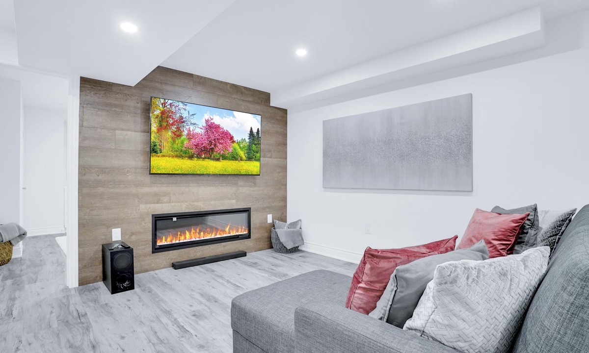 Caledon House | Modern Luxurious~6BR~4WR~House