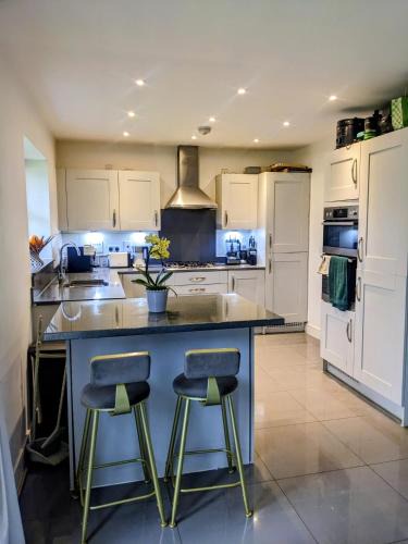 Chalfont St Peter House | Modern Luxury Guest Bedrooms Gerrards Cross