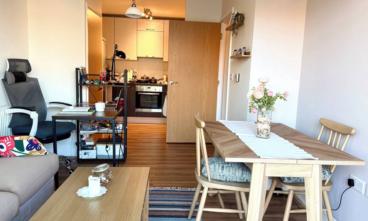 Royal Docks Apartment | Modern One-Bed Flat Near ExCeL & City Airport