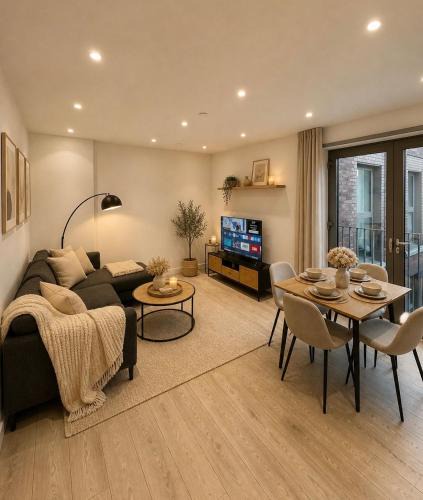 Newham Apartment | Modern Private Room with Balcony & Views