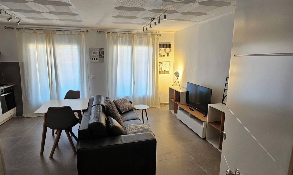 Vilafant Apartment | Modern, renovated, air-conditioned, and fully equipped apartment