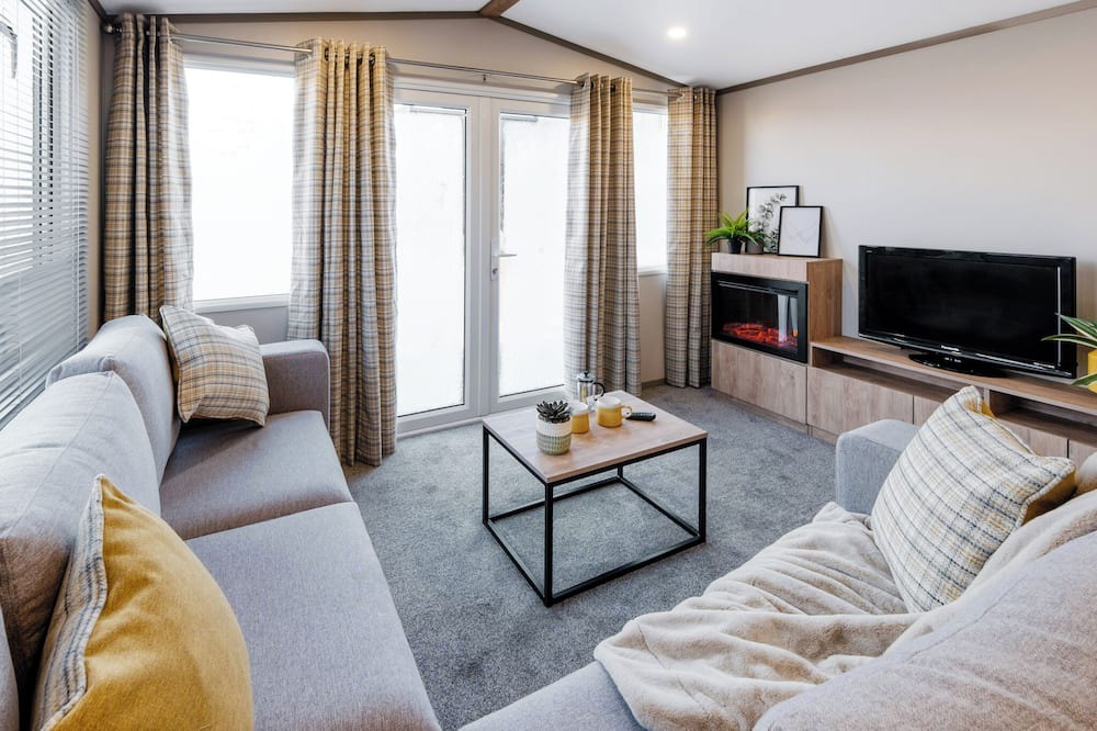 Golspie House | Modern, spacious holiday caravan with two bedrooms sleeping four people.