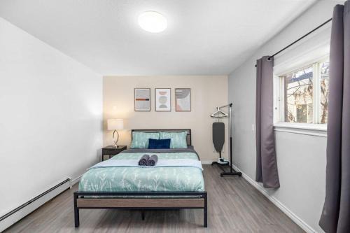 Lowertown Apartment | Modern Studio by ByWard Market & Rideau Centre