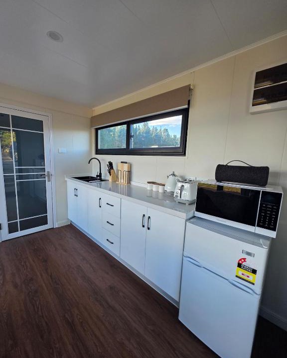 Alexandra Apartment | Modern studio overlooking Alexandra, Central Otago