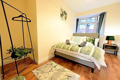 Luton House | Modren Studio Apartment - Near Luton Station