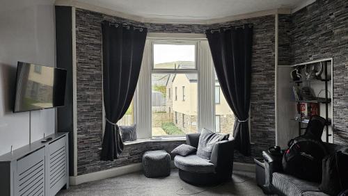 Largs Apartment | Moorburn Heights