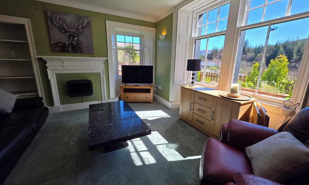 Mainland Apartment | Mountain View - Sleeps 4 - Garden - Pet Friendly