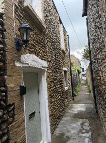 Ramsgate House | Muckoroos Cottage Historic Flint Cottage