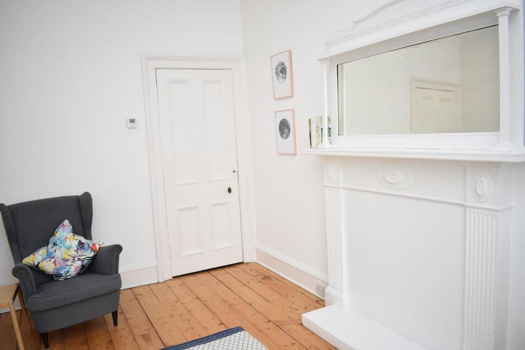 Dalry Apartment | Murieston Crescent - Light and Spacious 1BR flat in Dalry