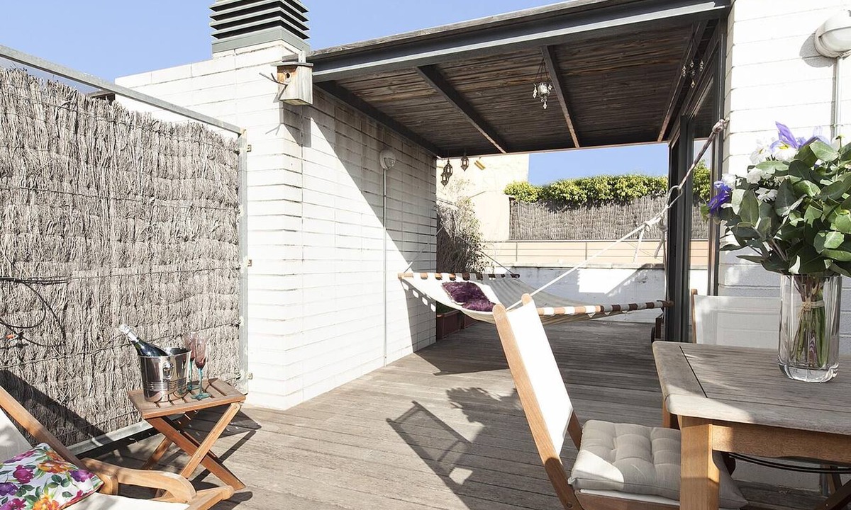 El Putget i Farro Apartment | My Space Barcelona Attic with Private Terrace in City Center for 6
