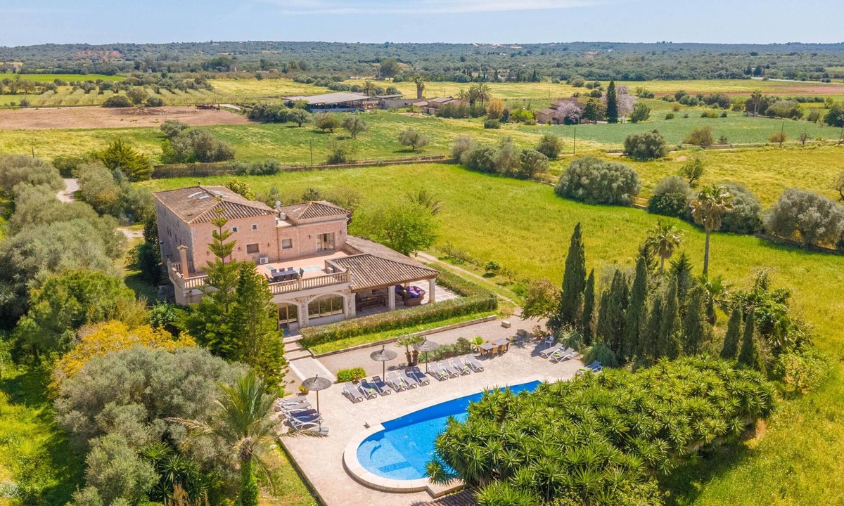 Campos Villa | NA PONT - Villa with private pool in CAMPOS. Free WiFi