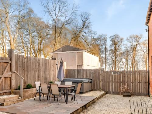 Cottingham Apartment | Nellies Shed, Wolds Way Holiday Cottages, 3 bed spacious cottage