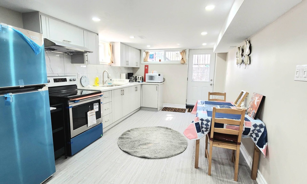 Toronto Apartment | New bright lower legal unit apartment
