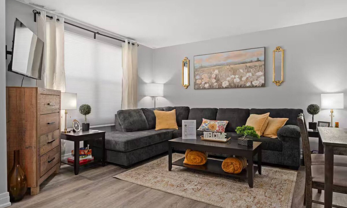 Amherstview House | Newly Renovated 3BR in Kingston’s Desirable West End | The Yellow Door Retreat