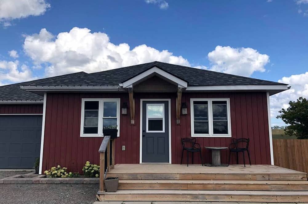 Otonabee-South Monaghan Cottage | Newly-Renovated Ontario Cottage for a Weekend Getaway in Canada