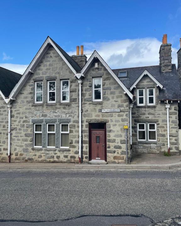 Lairg Apartment | Newsagents Flat