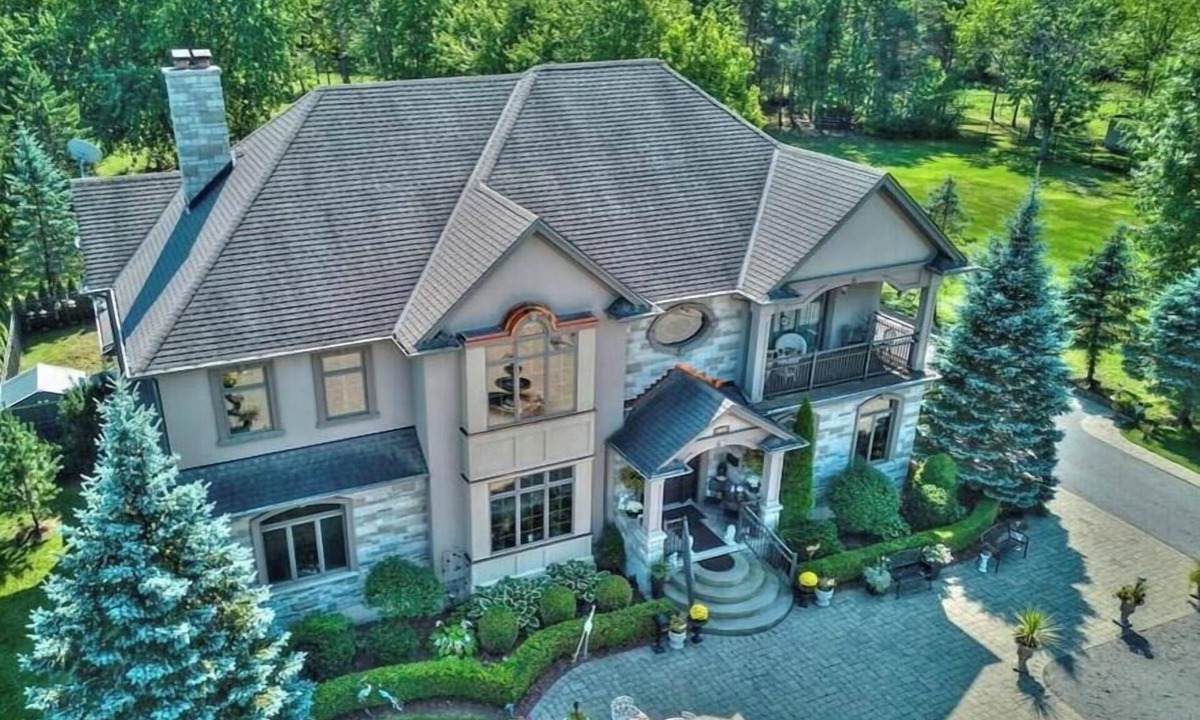 Fort Erie Bed & Breakfast | Niagara River Idyll Luxurious Queen with own bathroom