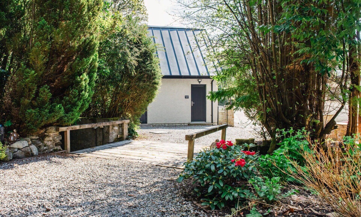Drumnadrochit Apartment | Nice apartment for 2 guests with WIFI, TV and patio