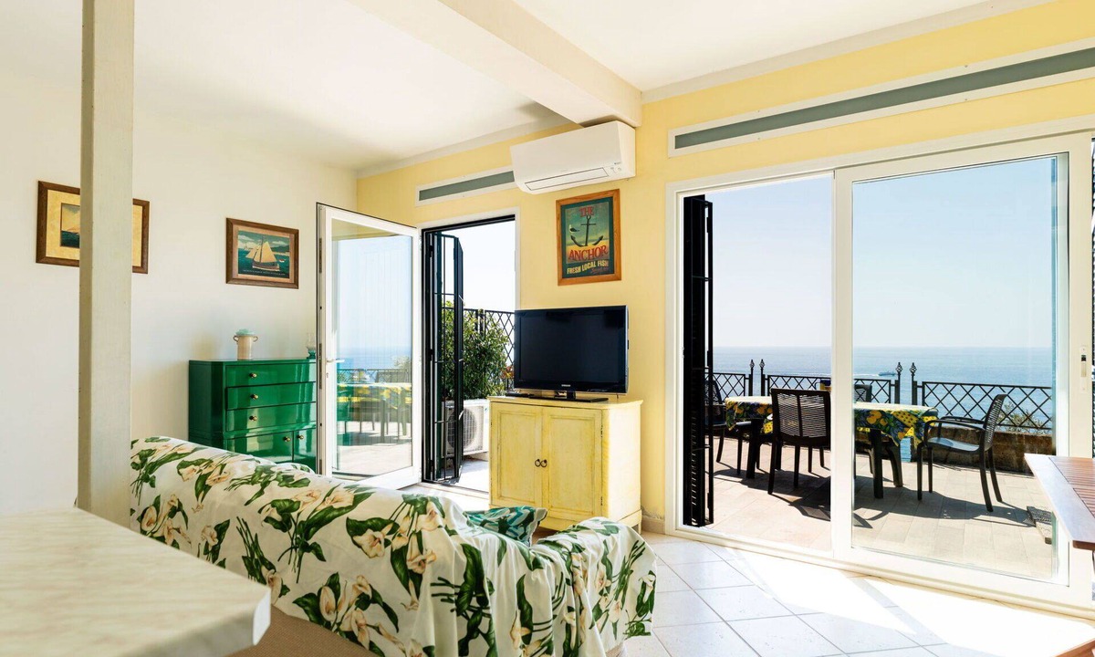Poggi Apartment | Nice apartment for 5 guests with WIFI, A/C and terrace