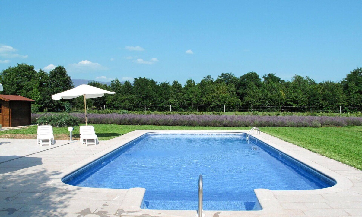 Povoletto House | Nice apartment in villa for 4 guests with A/C, pool, WIFI, TV and terrace