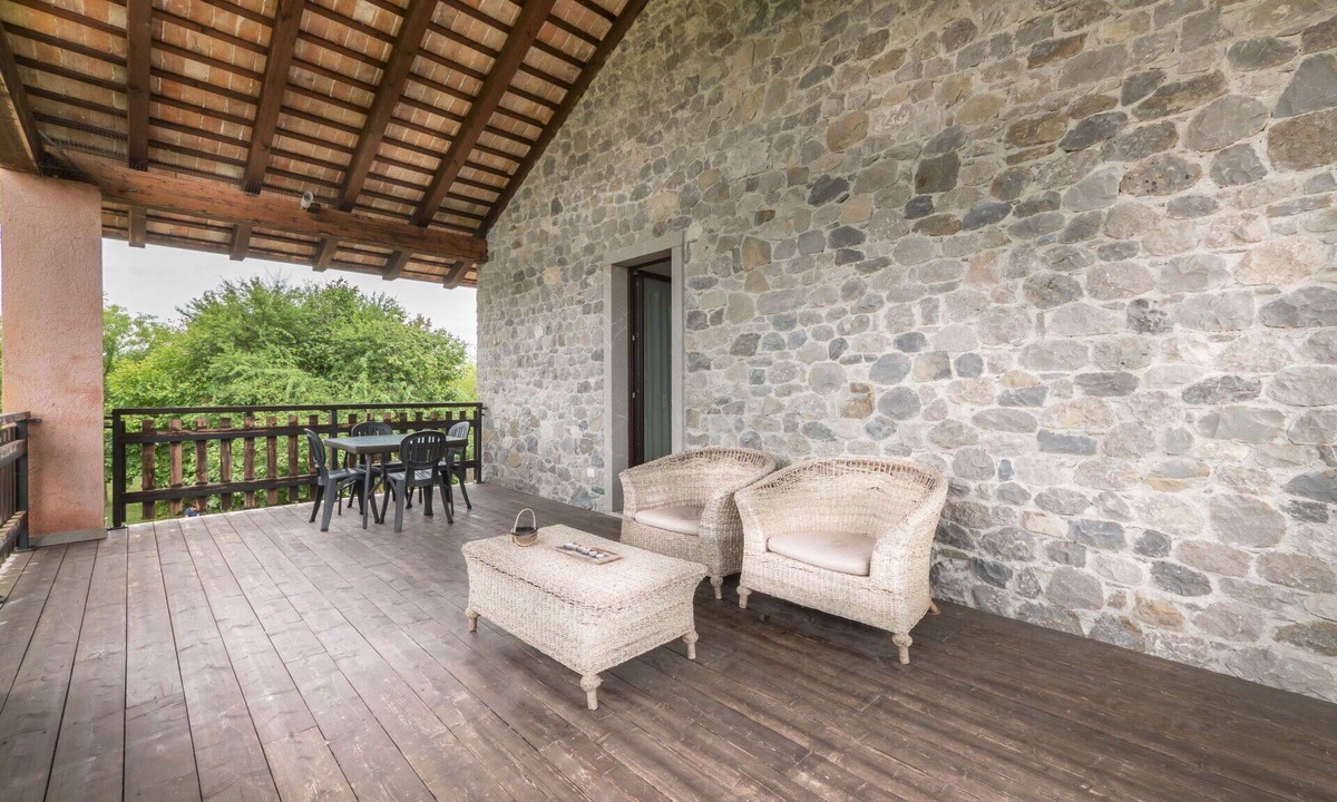 Povoletto House | Nice apartment in villa for 4 guests with A/C, WIFI, pool, TV, terrace and pets allowed