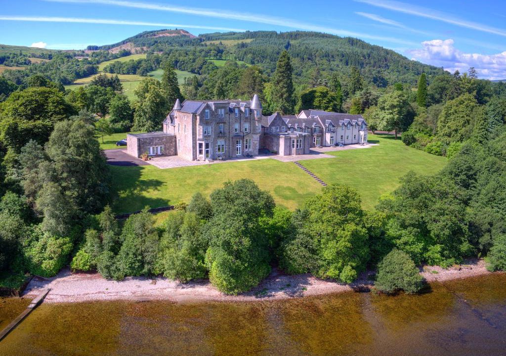 Arden House | No 15 Lomond Castle