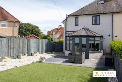 Kilmarnock House | No15 Ellis House - Donnini Apartments