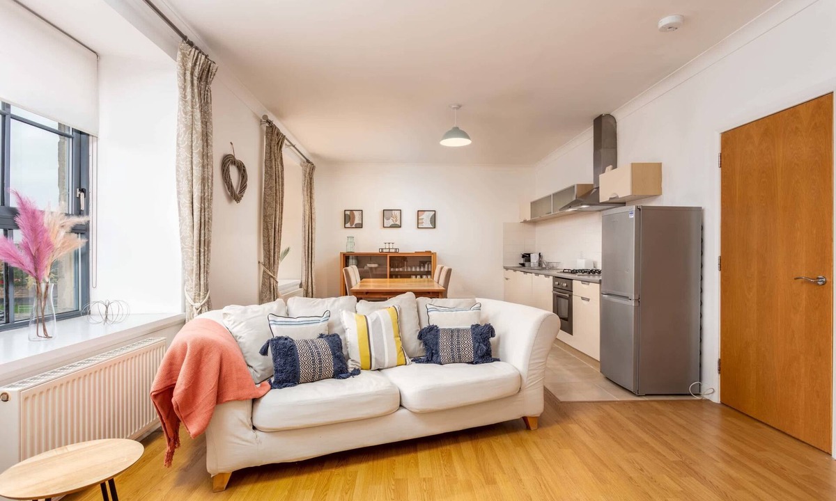 Kilmaurs Apartment | No27 The Barclay - Donnini Apartments