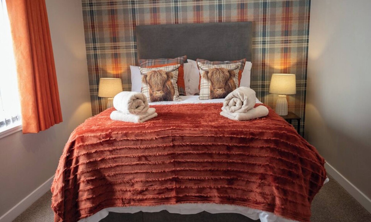 Helmsdale Cottage | North Coast Cottage - Coastal Highland Retreat with Sea Views