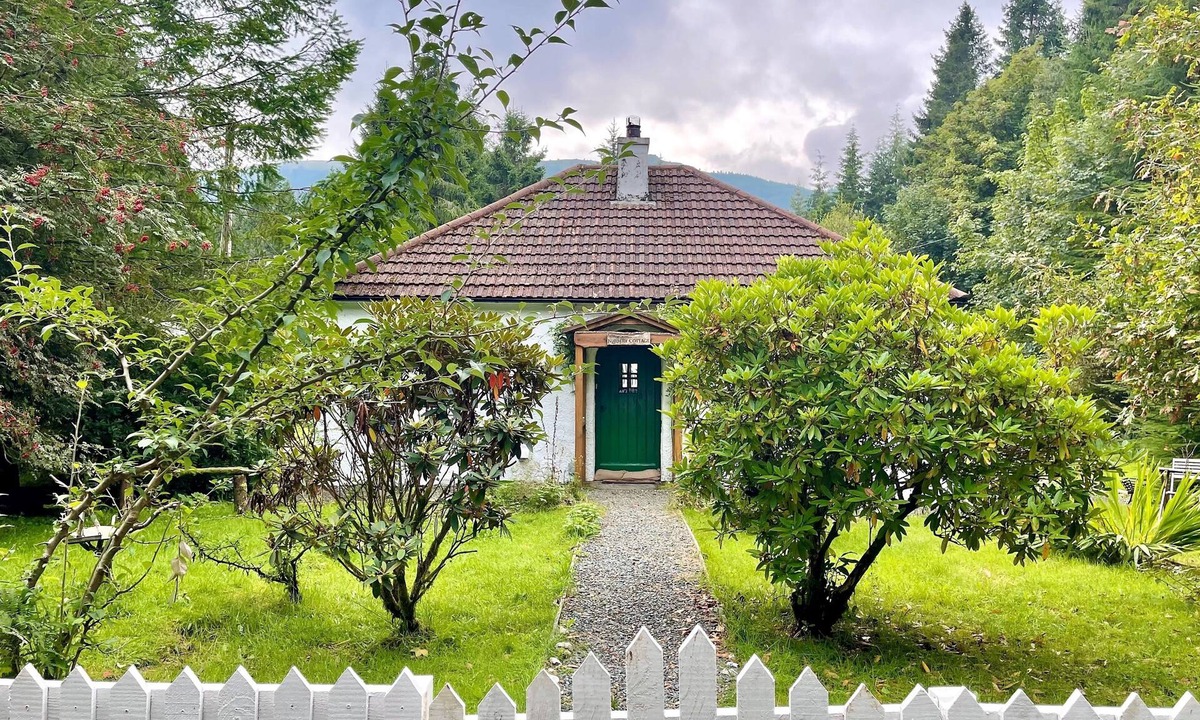 Dunoon Cottage | Nursery Cottage - Benmore - woodland setting, sleeps 4 guests