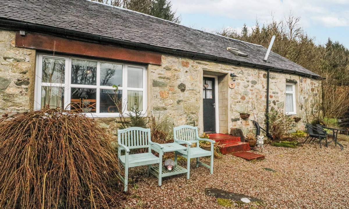 Inveraray Cottage | OAK, pet friendly, character holiday cottage in Inveraray