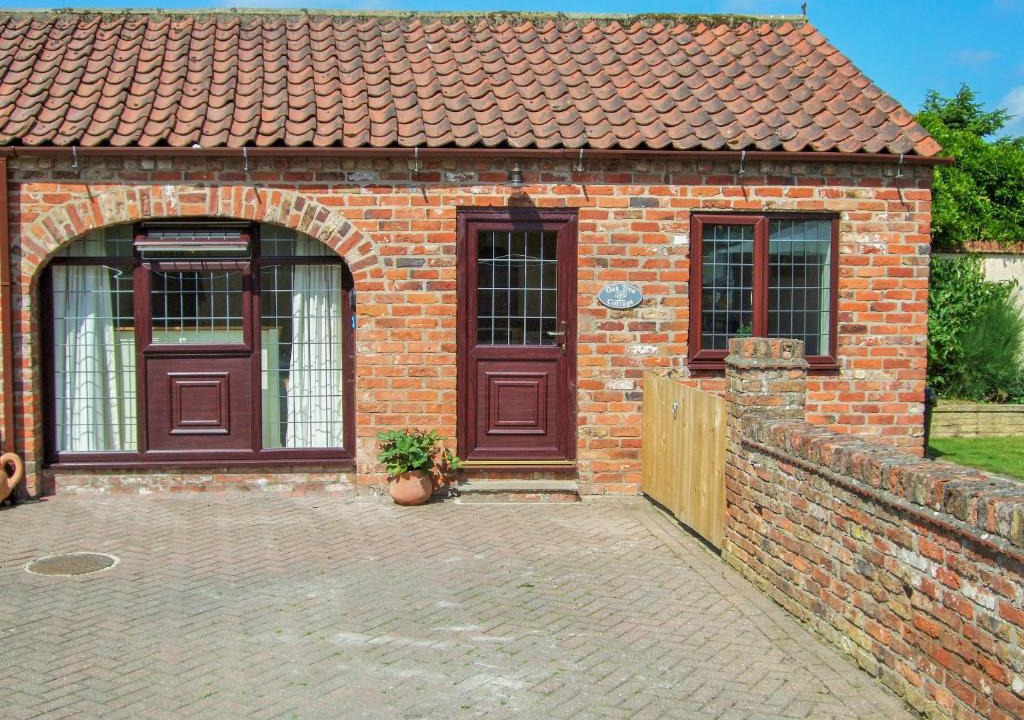 Leven House | Oak Tree Cottage