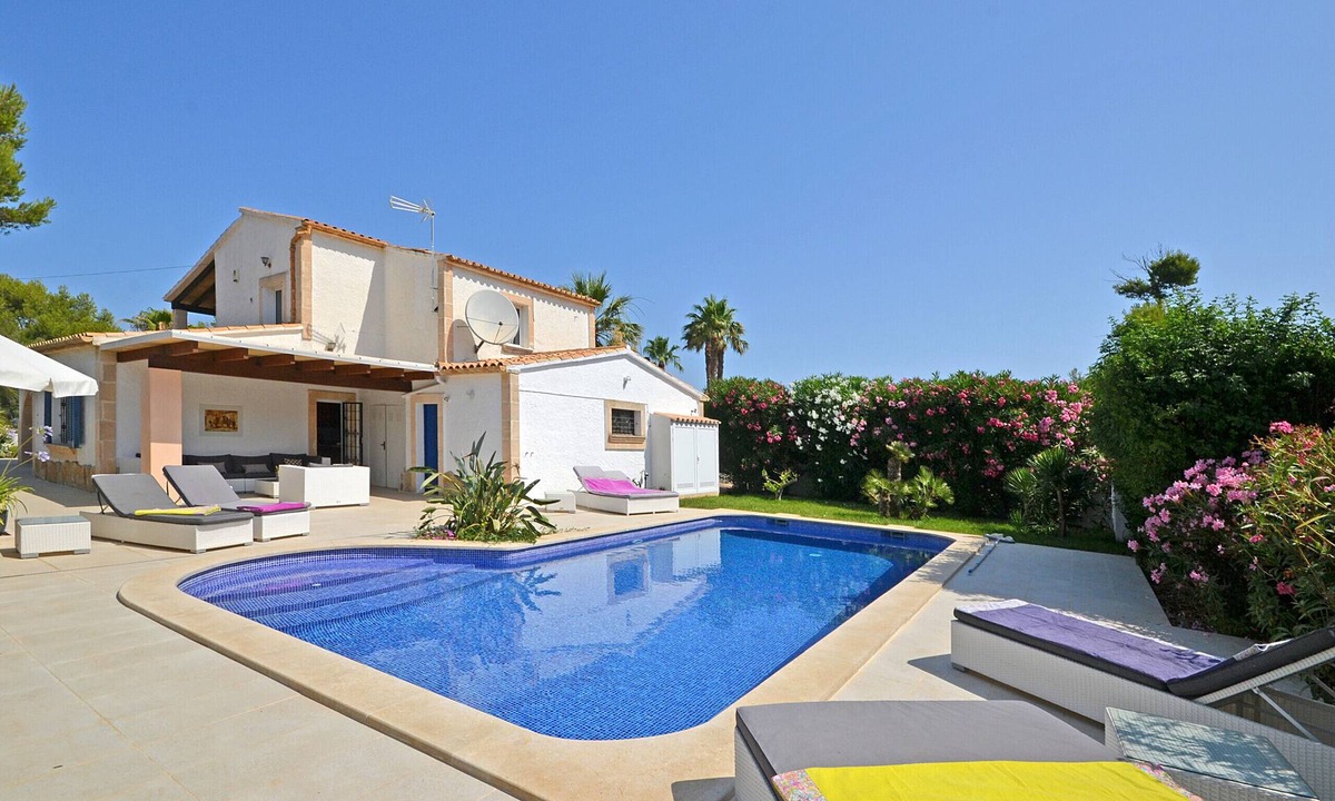 Cielo de Bonaire Ski Chalet | Odette - House with pool near the sea in Bonaire, Alcúdia