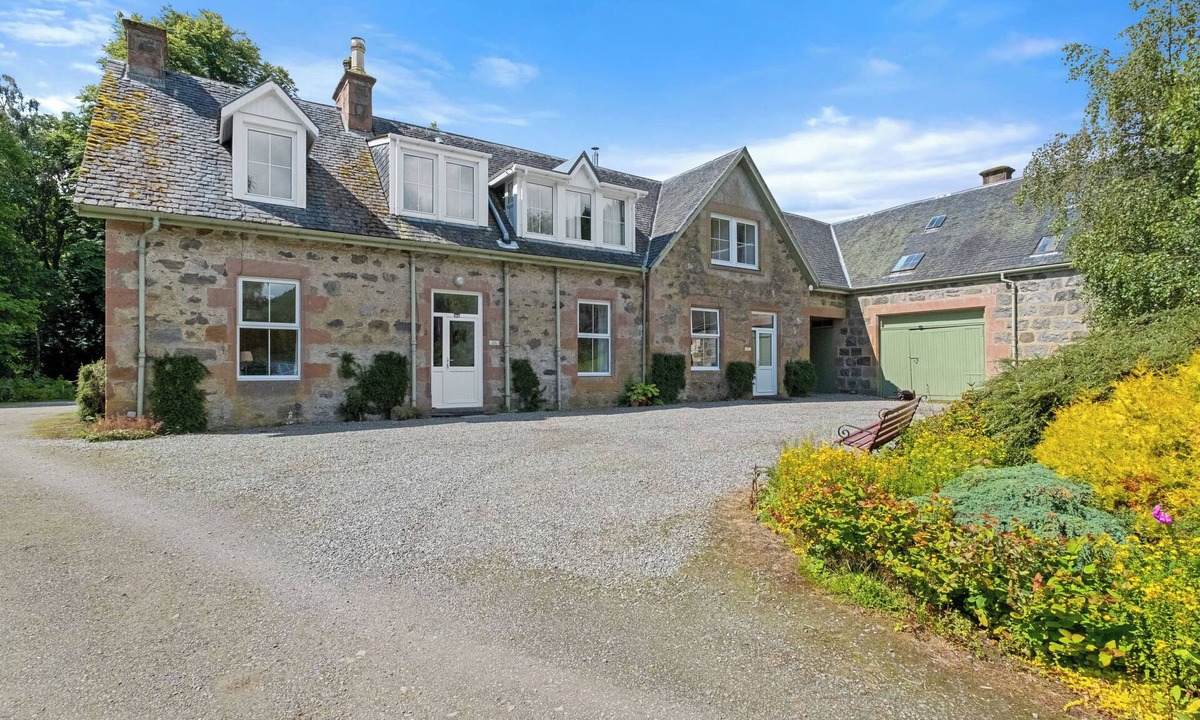 Glen Urquhart Apartment | Old Stable on Aigas Golf Course by Interhome