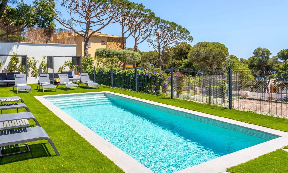 Calella de Palafrugell Apartment | Onada - Modern duplex in Calella de Palafrugell
