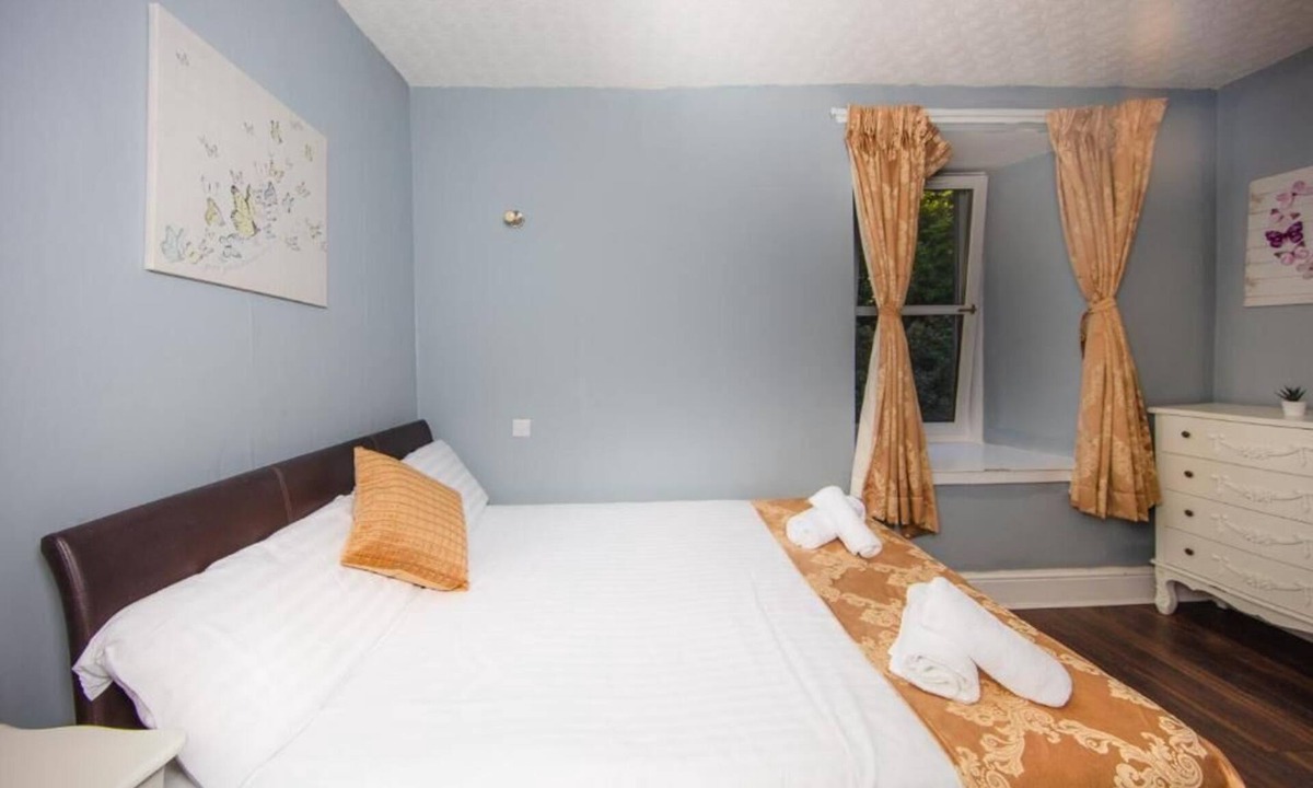 West End Apartment | One bedroom Apartment in City Centre