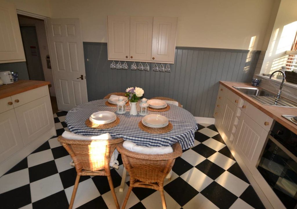 Maldon Apartment | Orange Blossom / 3-bed home on Osea Island, Essex