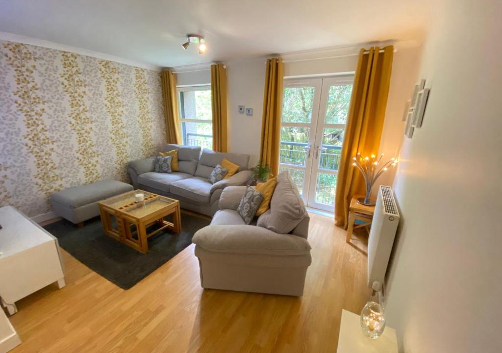 Paisley Apartment | Paisley Central Apartment