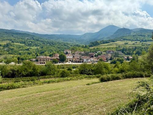 Santa Margherita di Staffora Apartment | Panoramic apartment among the Oltrepò vineyards