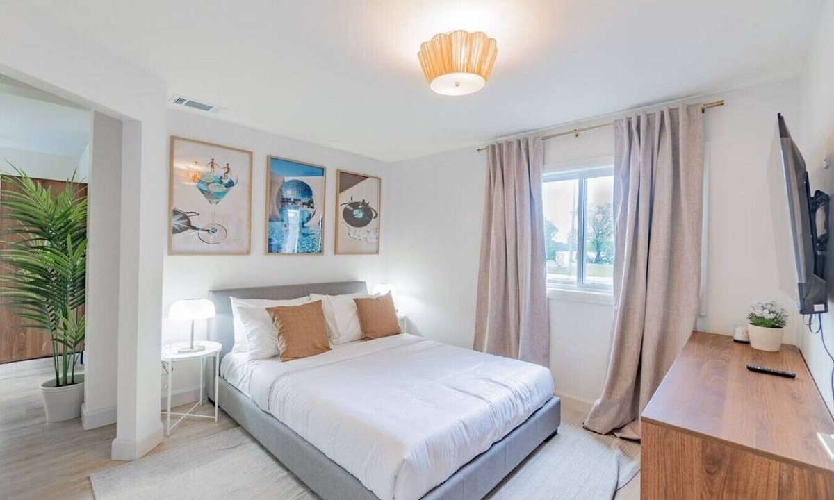 Niagara Falls Apartment | Parkway Boutique Suite 01, 10 mins to Falls & Golf