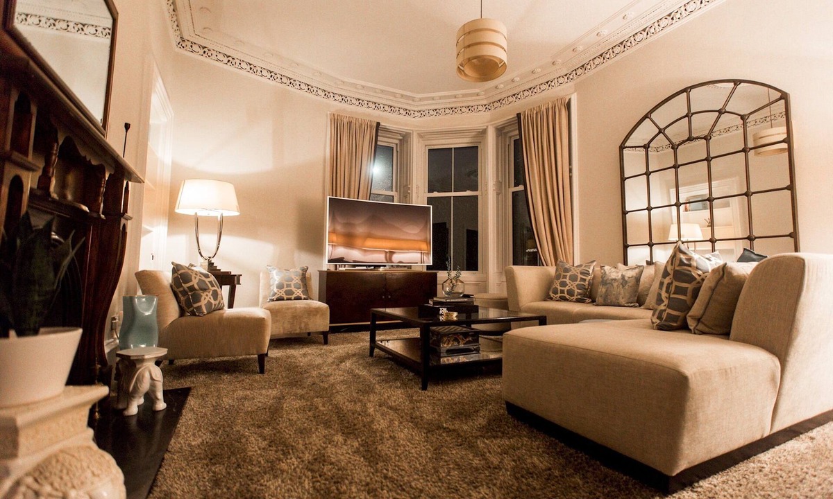 Glasgow House | Pass the Keys | 5 Star Luxury Main door 3bedroom Garden Duplex